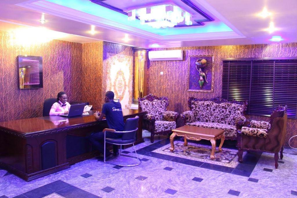 E-Suites Hotel, Абуджа Екстер'єр фото